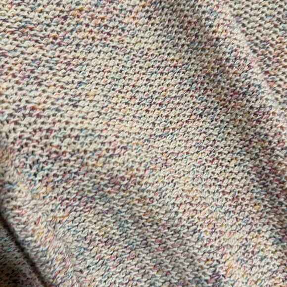NWT Gap knitted sweater. - Picture 2 of 3